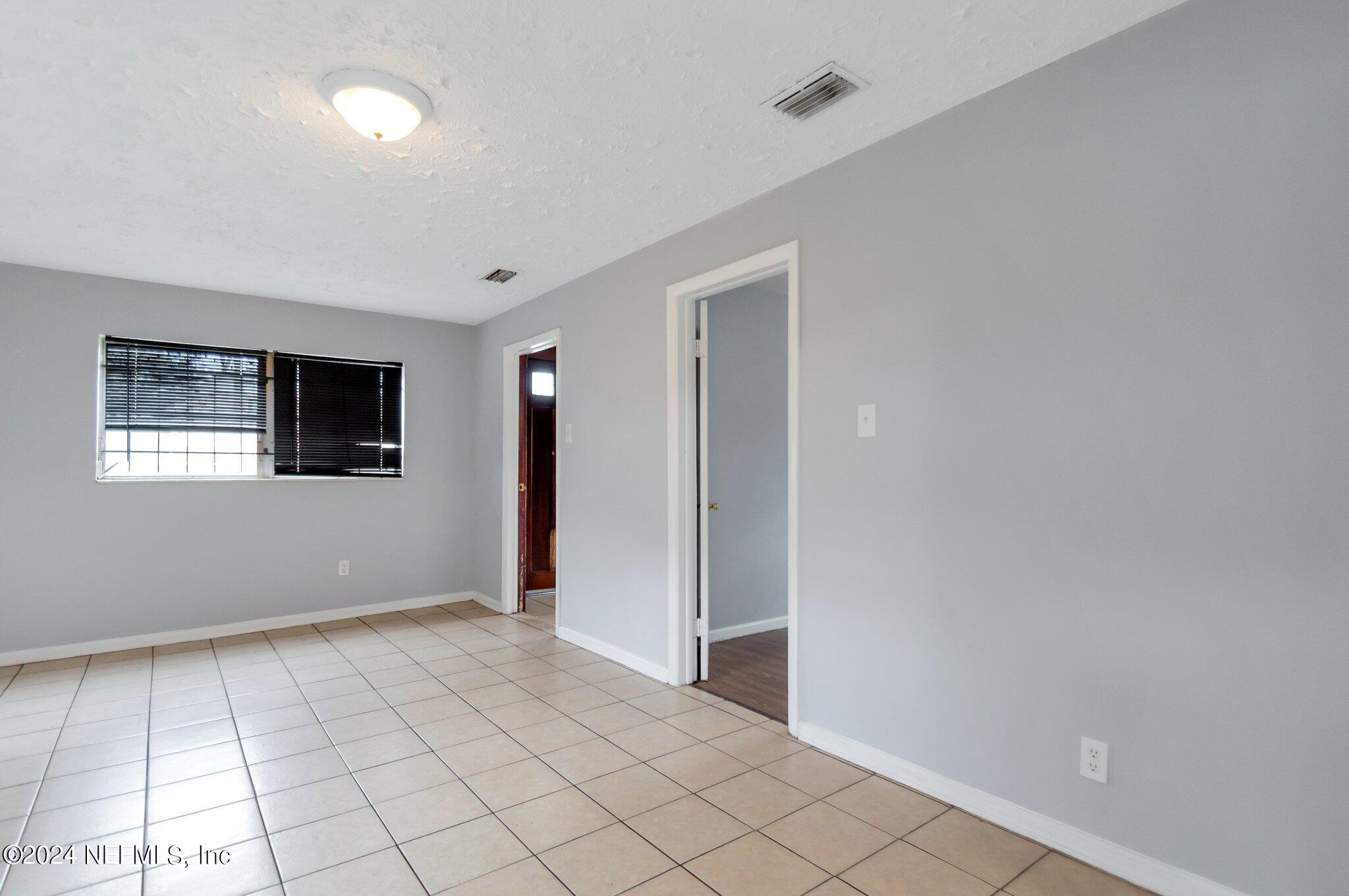 11-web-or-mls-QP-1085